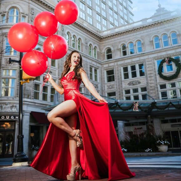 Meet your Posher, Kayla - Picture 5 of 16